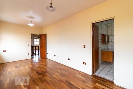 Casa à venda com 341m², 4 quartos e 8 vagasSuíte