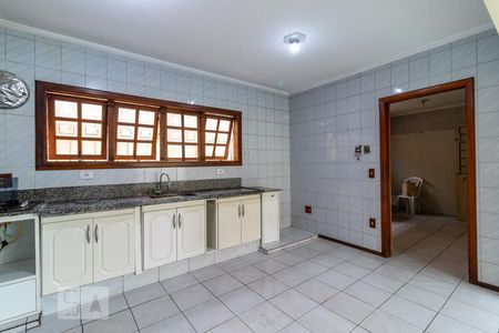 Casa à venda com 341m², 4 quartos e 8 vagasCozinha