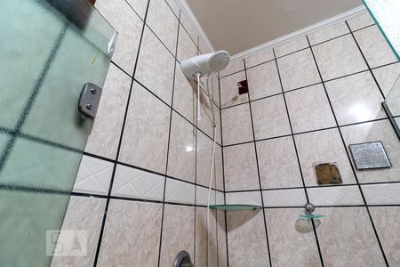 Casa à venda com 341m², 4 quartos e 8 vagasBanheiro da Suíte - Chuveiro Elétrico