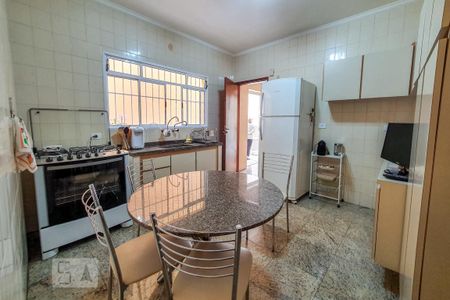 Casa para alugar com 150m², 3 quartos e 2 vagas Casa para alugar com 150m², 3 quartos e 2 vagasCozinha