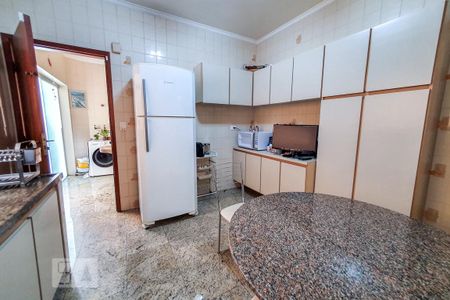 Casa para alugar com 150m², 3 quartos e 2 vagas Casa para alugar com 150m², 3 quartos e 2 vagasCozinha
