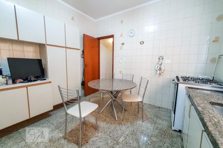 Casa para alugar com 150m², 3 quartos e 2 vagas Casa para alugar com 150m², 3 quartos e 2 vagasCozinha