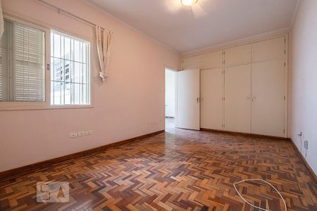 Casa à venda com 300m², 3 quartos e 4 vagasSuíte 2