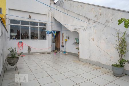 Casa à venda com 144m², 3 quartos e 4 vagas Casa à venda com 144m², 3 quartos e 4 vagasQuintal