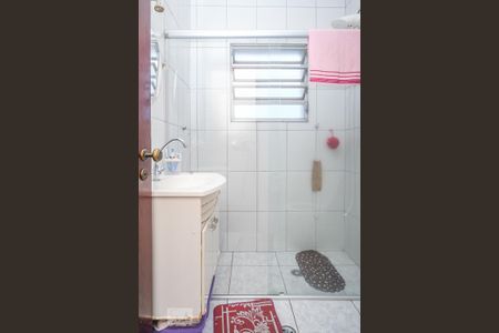 Casa à venda com 144m², 3 quartos e 4 vagas Casa à venda com 144m², 3 quartos e 4 vagasBanheiro social