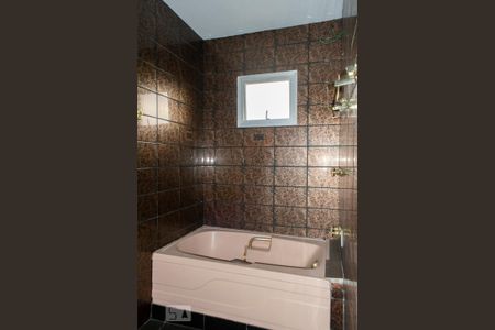 Casa à venda com 550m², 5 quartos e 6 vagas Casa à venda com 550m², 5 quartos e 6 vagasBANHEIRO QUARTO 3