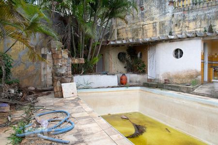 Casa à venda com 550m², 5 quartos e 6 vagas Casa à venda com 550m², 5 quartos e 6 vagasPISCINA