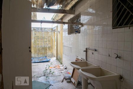 Casa à venda com 550m², 5 quartos e 6 vagas Casa à venda com 550m², 5 quartos e 6 vagasÁREA DE SERVIÇO