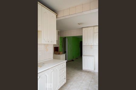 Casa à venda com 550m², 5 quartos e 6 vagas Casa à venda com 550m², 5 quartos e 6 vagasCOZINHA