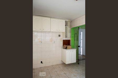 Casa à venda com 550m², 5 quartos e 6 vagas Casa à venda com 550m², 5 quartos e 6 vagasCOZINHA