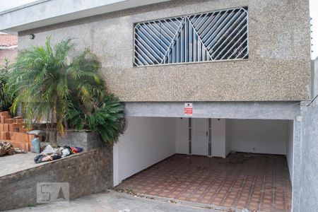 Casa à venda com 550m², 5 quartos e 6 vagas Casa à venda com 550m², 5 quartos e 6 vagasENTRADA