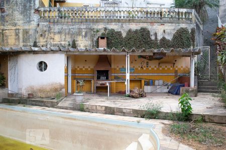 Casa à venda com 550m², 5 quartos e 6 vagas Casa à venda com 550m², 5 quartos e 6 vagasPISCINA