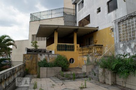 Casa à venda com 550m², 5 quartos e 6 vagas Casa à venda com 550m², 5 quartos e 6 vagasQUINTAL