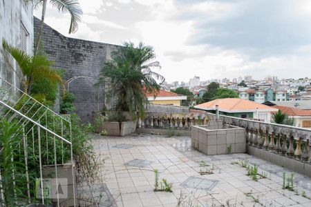 Casa à venda com 550m², 5 quartos e 6 vagas Casa à venda com 550m², 5 quartos e 6 vagasQUINTAL