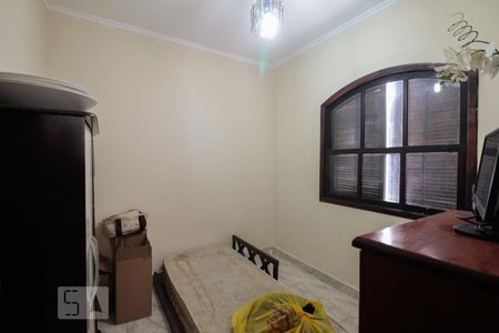 Casa à venda com 176m², 3 quartos e 3 vagasQuarto de serviço 