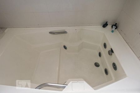 Casa à venda com 176m², 3 quartos e 3 vagasBanheiro Suíte 1