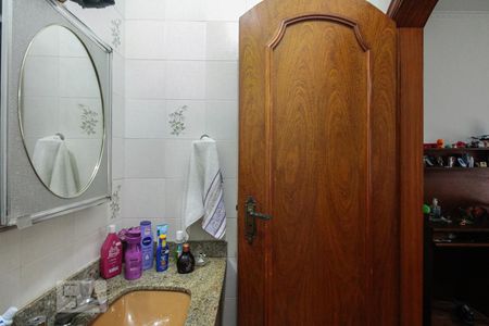Casa à venda com 176m², 3 quartos e 3 vagasBanheiro Suíte 2
