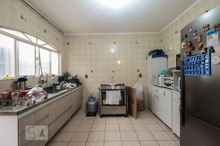 Casa à venda com 176m², 3 quartos e 3 vagasCozinha 