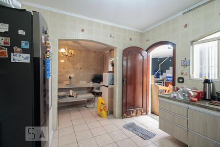 Casa à venda com 176m², 3 quartos e 3 vagasCozinha 