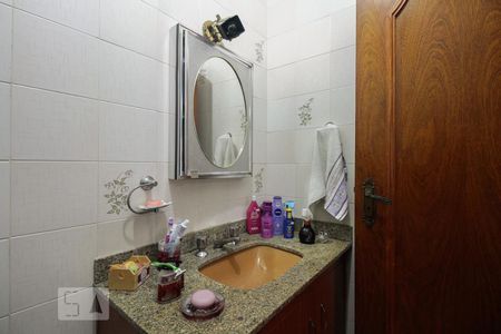 Casa à venda com 176m², 3 quartos e 3 vagasBanheiro Suíte 2