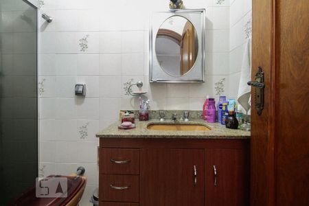 Casa à venda com 176m², 3 quartos e 3 vagasBanheiro Suíte 2