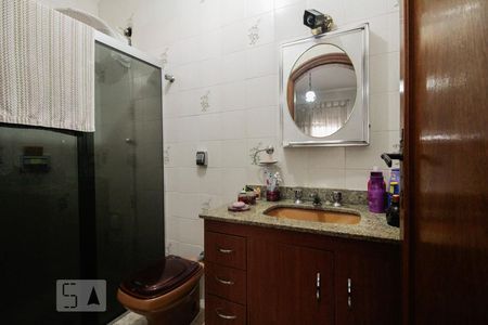 Casa à venda com 176m², 3 quartos e 3 vagasBanheiro Suíte 2