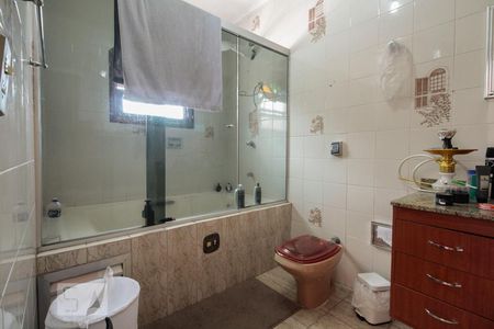 Casa à venda com 176m², 3 quartos e 3 vagasBanheiro Suíte 1