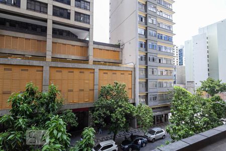 Vista da sala  de apartamento para alugar com 1 quarto, 54m² em Centro, Belo Horizonte