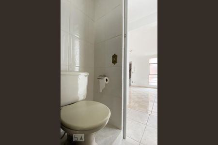 Apartamento para alugar com 55m², 2 quartos e 1 vaga Apartamento para alugar com 55m², 2 quartos e 1 vagaBanheiro