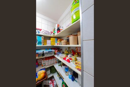 Casa à venda com 300m², 3 quartos e 2 vagasDespensa