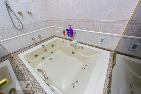 Casa à venda com 300m², 3 quartos e 2 vagasBanheiro da Suite 2