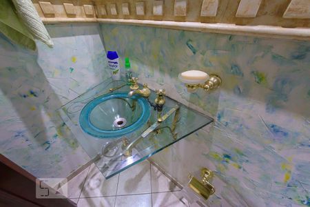 Casa à venda com 300m², 3 quartos e 2 vagasLavabo