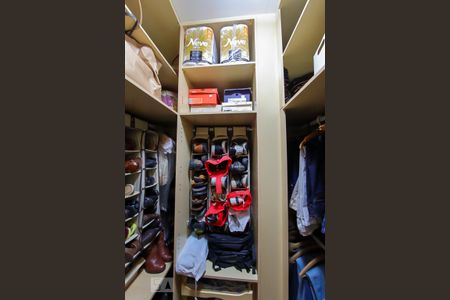 Casa à venda com 300m², 3 quartos e 2 vagasCloset da Suite 2