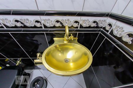 Casa à venda com 300m², 3 quartos e 2 vagasBanheiro do Salao