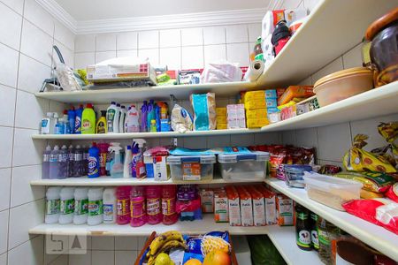 Casa à venda com 300m², 3 quartos e 2 vagasDespensa