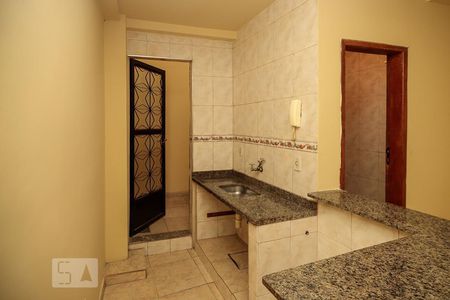 Cozinha de kitnet/studio para alugar com 1 quarto, 35m² em Sampaio, Rio de Janeiro
