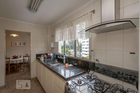 Apartamento à venda com 160m², 4 quartos e 2 vagas Apartamento à venda com 160m², 4 quartos e 2 vagasCozinha