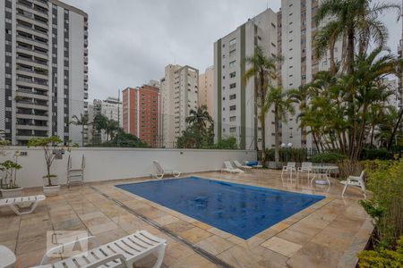 Apartamento à venda com 160m², 4 quartos e 2 vagas Apartamento à venda com 160m², 4 quartos e 2 vagasPiscina