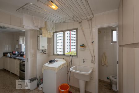 Apartamento à venda com 160m², 4 quartos e 2 vagas Apartamento à venda com 160m², 4 quartos e 2 vagasLavanderia