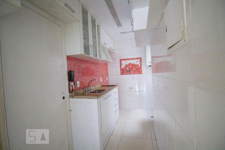 Apartamento para alugar com 106m², 2 quartos e 2 vagas Apartamento para alugar com 106m², 2 quartos e 2 vagasCozinha e Área de Serviço