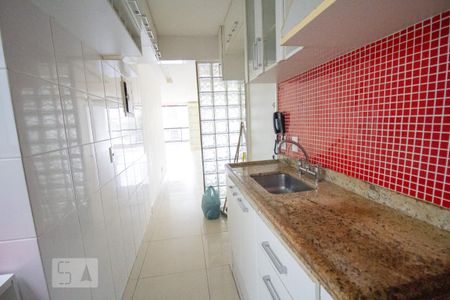 Apartamento para alugar com 106m², 2 quartos e 2 vagas Apartamento para alugar com 106m², 2 quartos e 2 vagasCozinha e Área de Serviço