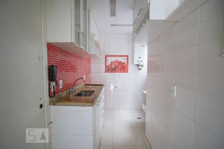 Apartamento para alugar com 106m², 2 quartos e 2 vagas Apartamento para alugar com 106m², 2 quartos e 2 vagasCozinha e Área de Serviço