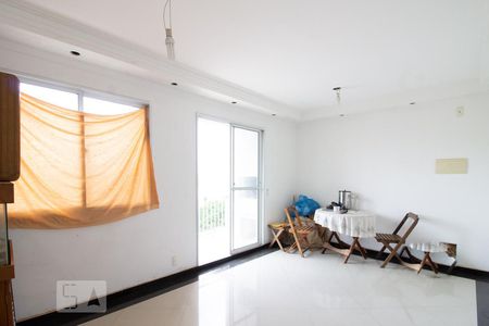 Sala de apartamento para alugar com 3 quartos, 69m² em Vila das Bandeiras, Guarulhos