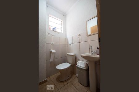 Casa à venda com 199m², 5 quartos e 7 vagas Casa à venda com 199m², 5 quartos e 7 vagasBanheiro de Serviço (Garagem)