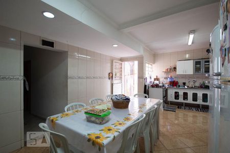 Casa à venda com 199m², 5 quartos e 7 vagas Casa à venda com 199m², 5 quartos e 7 vagasCozinha