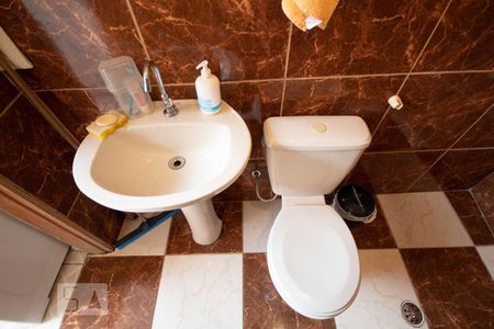 Casa à venda com 199m², 5 quartos e 7 vagas Casa à venda com 199m², 5 quartos e 7 vagasBanheiro de Serviço