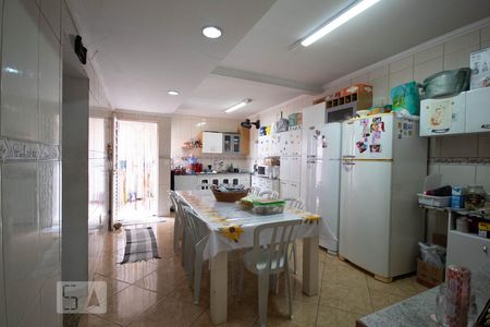 Casa à venda com 199m², 5 quartos e 7 vagas Casa à venda com 199m², 5 quartos e 7 vagasCozinha