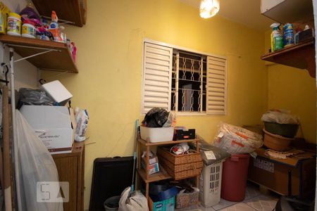 Casa à venda com 199m², 5 quartos e 7 vagas Casa à venda com 199m², 5 quartos e 7 vagasDespensa e depósito