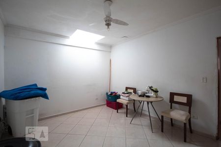 Casa à venda com 199m², 5 quartos e 7 vagas Casa à venda com 199m², 5 quartos e 7 vagasQuarto 3