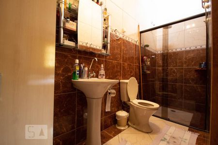 Casa à venda com 199m², 5 quartos e 7 vagas Casa à venda com 199m², 5 quartos e 7 vagasBanheiro da Suíte